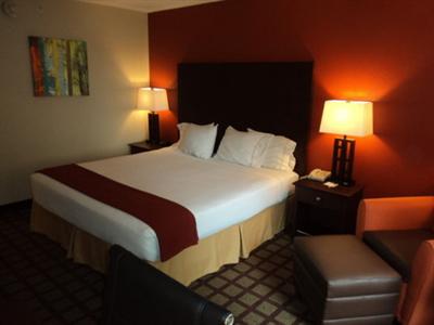 фото отеля Holiday Inn Express Hotel & Suites Algonquin