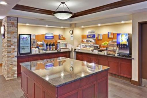 фото отеля Holiday Inn Express Hotel & Suites Algonquin