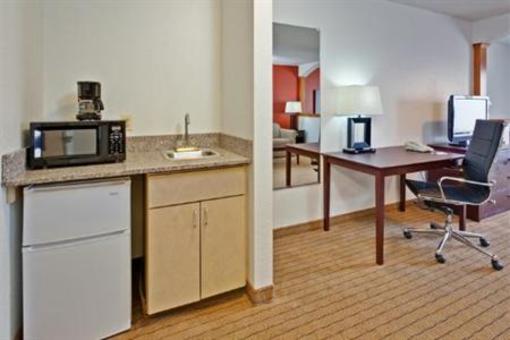 фото отеля Holiday Inn Express Hotel & Suites Algonquin