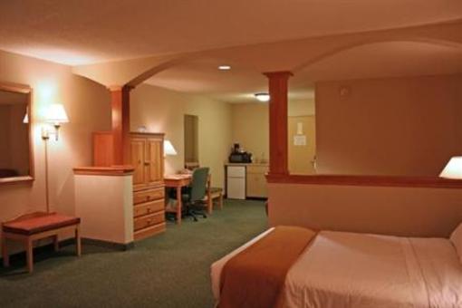 фото отеля Holiday Inn Express Hotel & Suites Algonquin