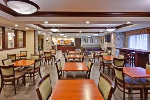 фото отеля Holiday Inn Express Hotel & Suites Algonquin