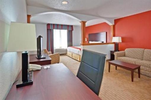 фото отеля Holiday Inn Express Hotel & Suites Algonquin
