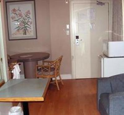 фото отеля Corporate Inn Hotel & Suites