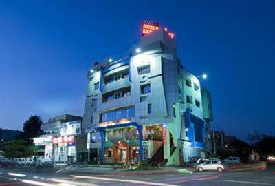 фото отеля Hotel Shri Ram Excellency