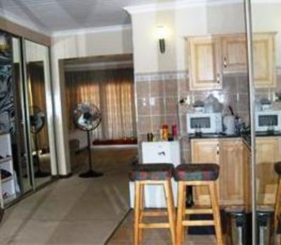 фото отеля OTJ Pride Guest House