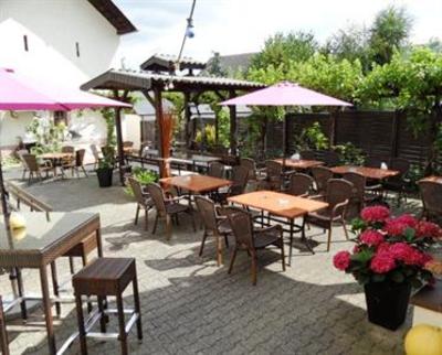 фото отеля Hotel Weingut Fröhliches Weinfass Kenn