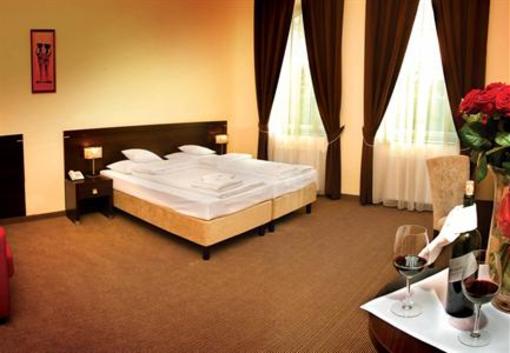 фото отеля Hotel Niemcza Spa