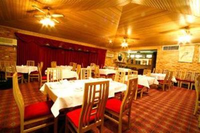 фото отеля BEST WESTERN Pines Country Club Motor Inn