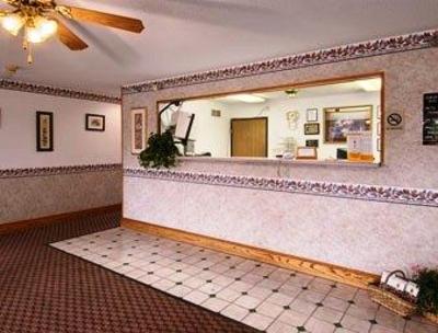 фото отеля Super 8 Riverside/Kansas City Area