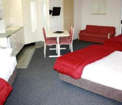 фото отеля Benson Court Motel