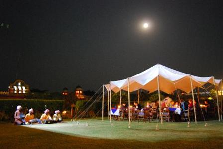 фото отеля Bundelkhand Riverside Retreat Orchha