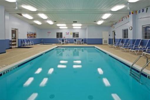 фото отеля Holiday Inn Express Cleveland Vermilion