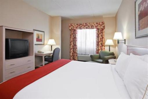 фото отеля Holiday Inn Express Cleveland Vermilion