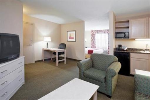 фото отеля Holiday Inn Express Cleveland Vermilion