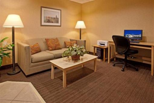 фото отеля Holiday Inn Express Cleveland Vermilion