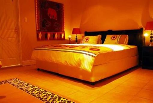 фото отеля Big 6 Guesthouse Somerset West