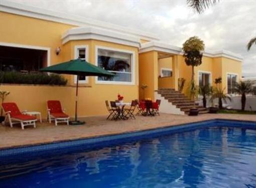 фото отеля Big 6 Guesthouse Somerset West