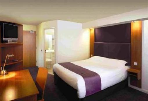 фото отеля Premier Inn Gatwick Airport Central Crawley