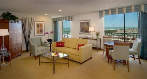 фото отеля Crowne Plaza Ventura Beach