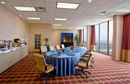 фото отеля Crowne Plaza Ventura Beach