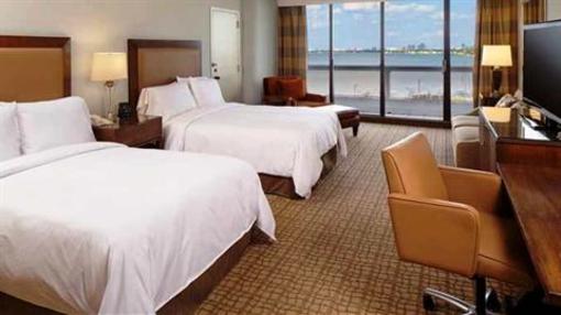фото отеля Doubletree by Hilton Grand Hotel Biscayne Bay