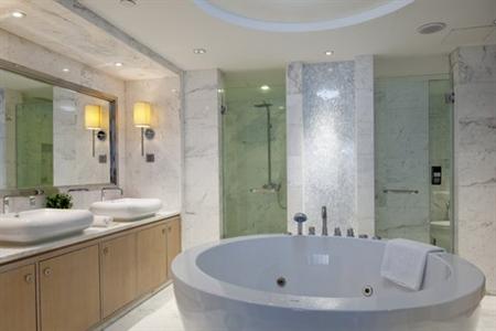 фото отеля Crowne Plaza Science City