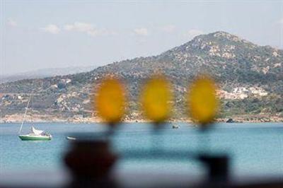 фото отеля L'Escale Cote Sud Hotel L'Ile-Rousse