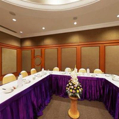 фото отеля Hotel Express Residency Jamnagar