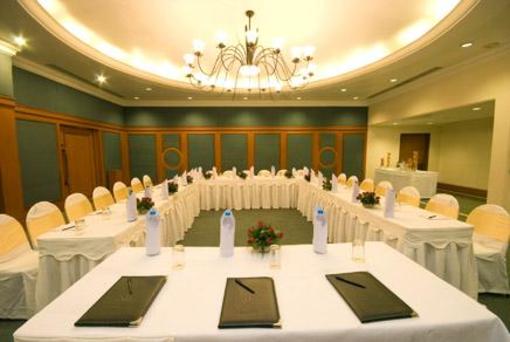 фото отеля Hotel Express Residency Jamnagar