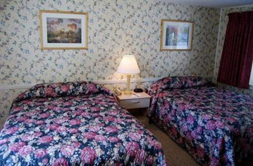 фото отеля Oxen Yoke Inn Motel & Cottages