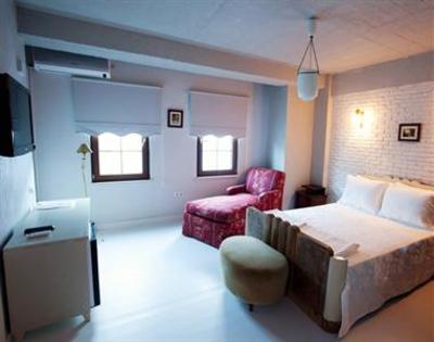 фото отеля Iola Hotel