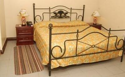фото отеля Regency Suites Hotel