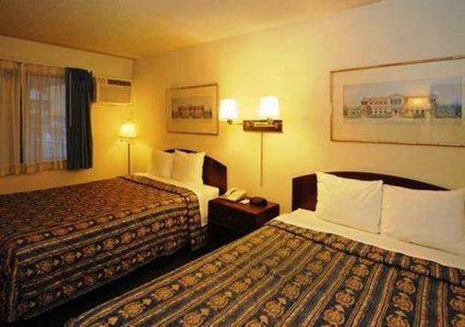 фото отеля Rodeway Inn Sonora