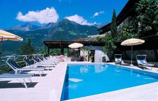 фото отеля Hotel Bellevue Tirolo