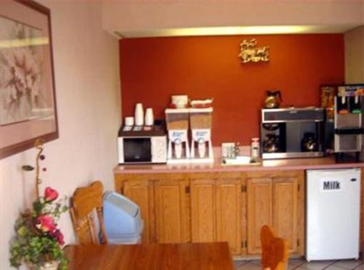 фото отеля Executive Inn Scottsville