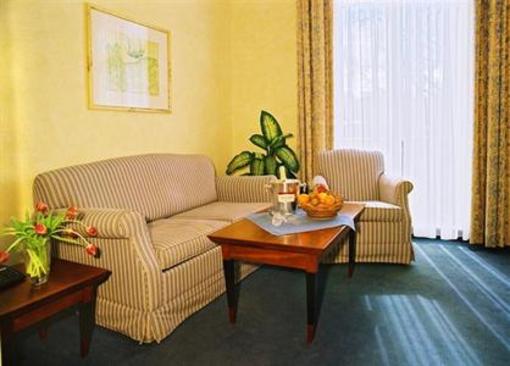 фото отеля Aparthotel Seeschlosschen Zinnowitz