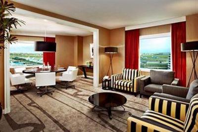 фото отеля Sheraton Amsterdam Airport Hotel and Conference Center
