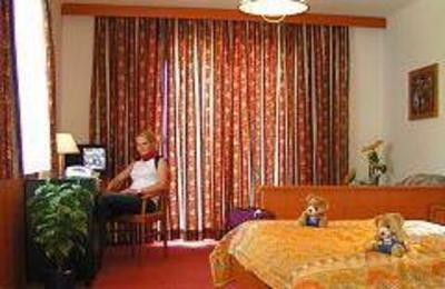 фото отеля Sonnenhügel Hotel Treffen