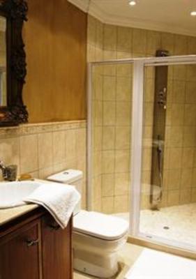 фото отеля Slot Loevenstein Guesthouse Bloemfontein