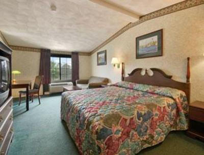 фото отеля Super 8 West Greenwich/Providence