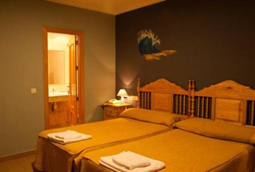 фото отеля Hostal Valdepenas