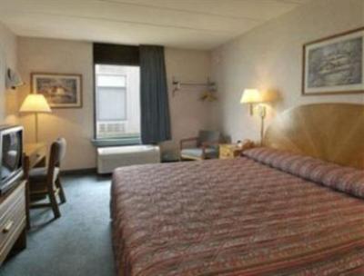 фото отеля Columbus Inn & Suites