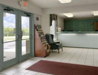 фото отеля Columbus Inn & Suites
