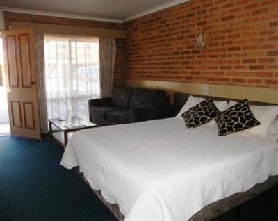 фото отеля BEST WESTERN Colonial Motor Inn