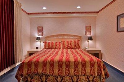 фото отеля Dolphin Inn Carmel By the Sea