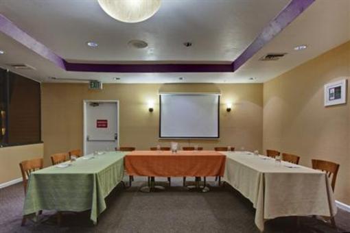 фото отеля Best Western Plus Royal Sun Inn & Suites