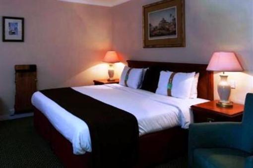 фото отеля Holiday Inn Reading West
