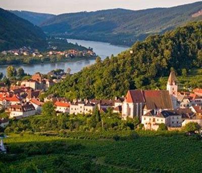 фото отеля Gartenhotel & Weingut Pfeffel Durnstein