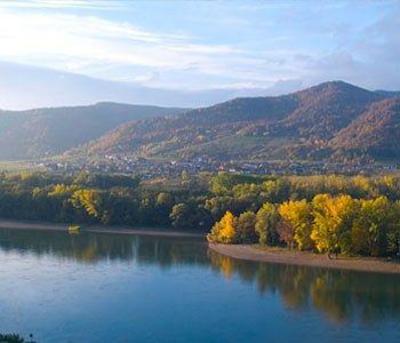 фото отеля Gartenhotel & Weingut Pfeffel Durnstein