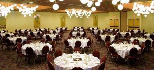 фото отеля BEST WESTERN Plus Highland Inn & Conference Centre